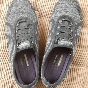 CLOSET CLOSE OUT:  Skechers Slip-ons w/ elastic laces & Memory Foam. US 8.5
